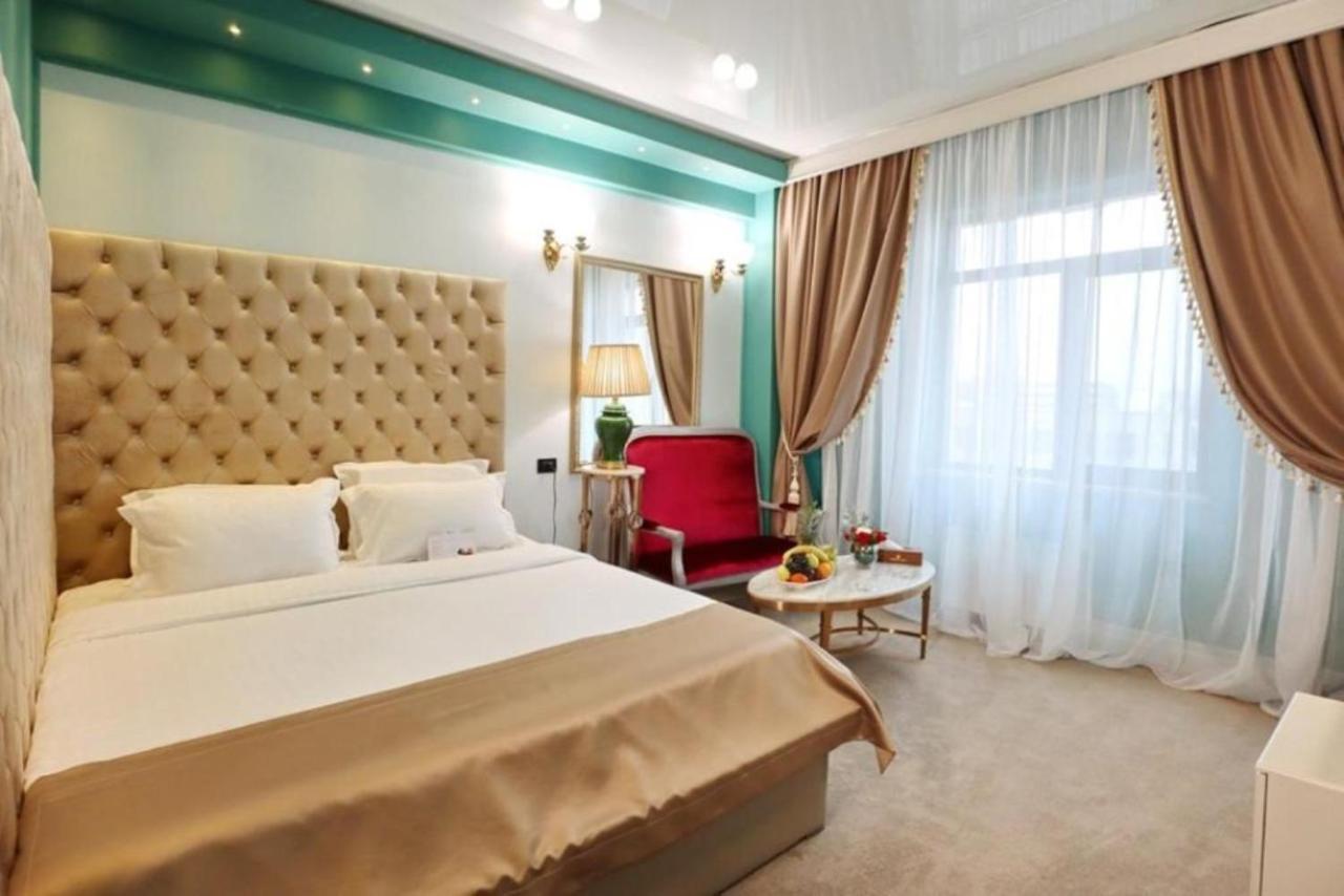 Phoenicia Grand