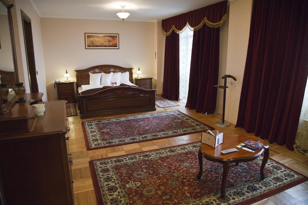Phoenicia Grand 4* Bucureşti