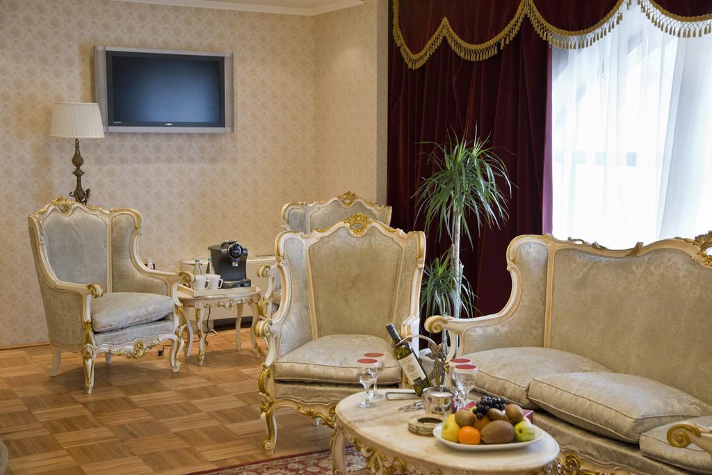 Phoenicia Grand 4* Bucureşti