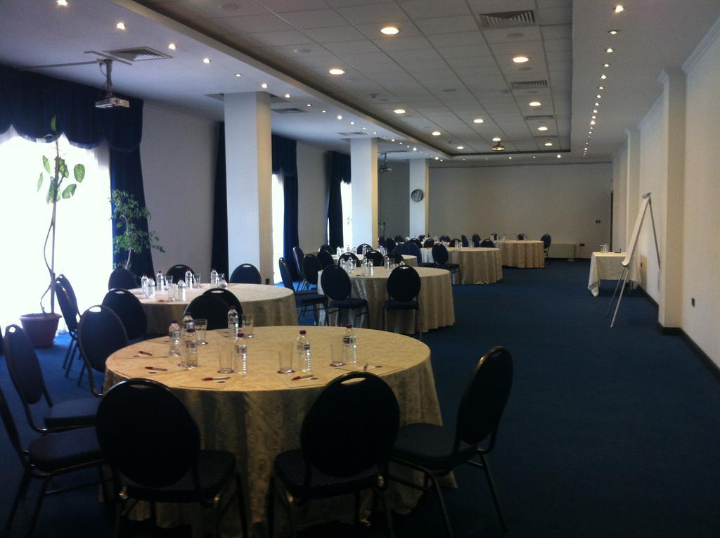 Hotel Phoenicia Grand Bucureşti